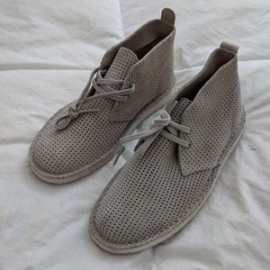 Clark's Original Tan Suede Desert Chukka Boots